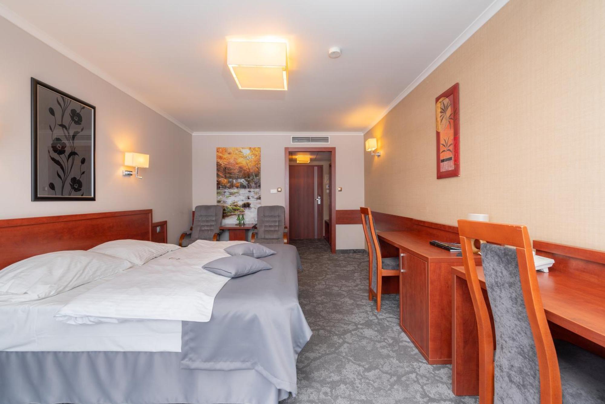 Hotel Badura Wadowice Ngoại thất bức ảnh