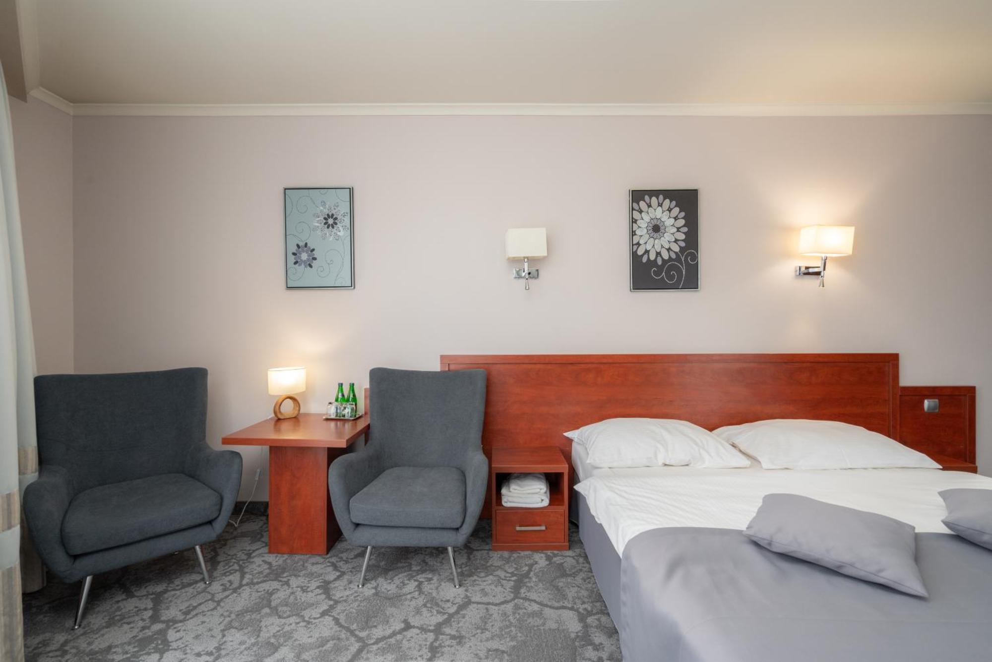 Hotel Badura Wadowice Ngoại thất bức ảnh