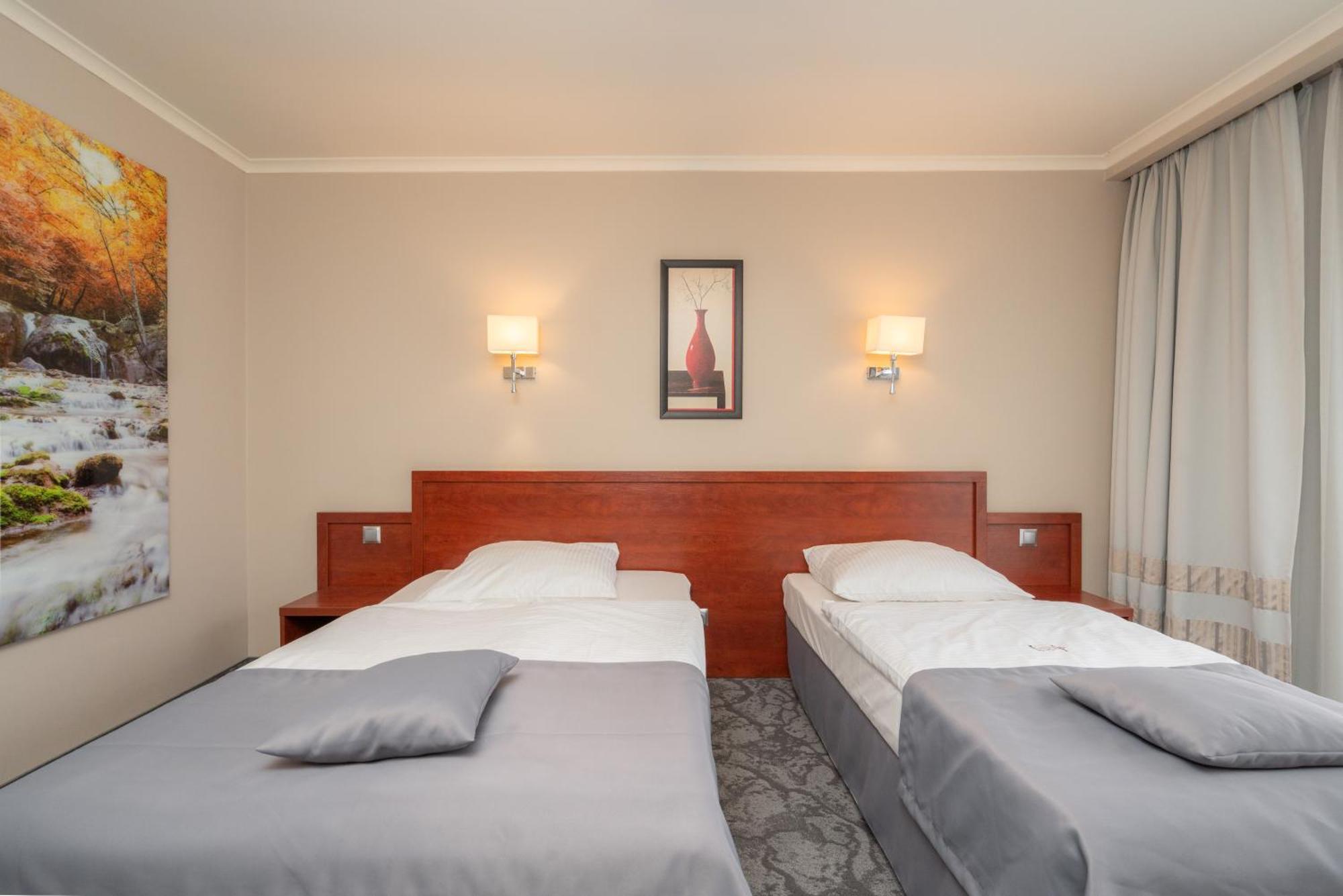 Hotel Badura Wadowice Ngoại thất bức ảnh